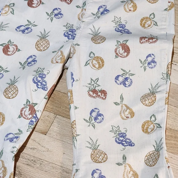 Free People Just Float On Flare Jeans Printed Fruit Pineapple Combo Ivory 29 NWT - Picture 4 of 9